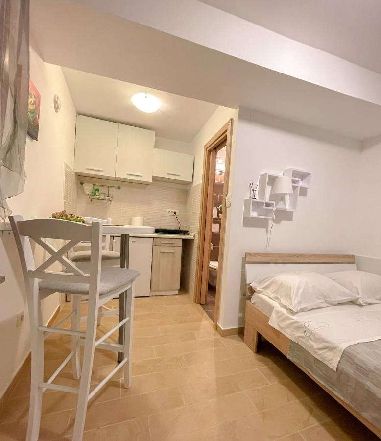 Lägenhet Veronica Rooms,