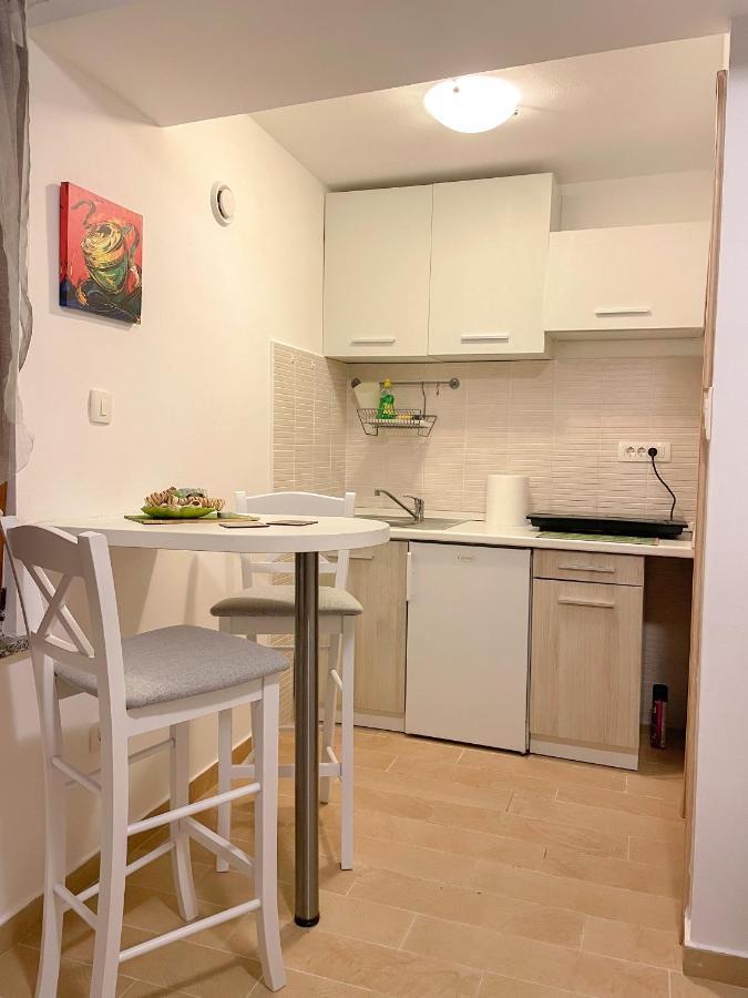 Veronica Rooms, Appartement